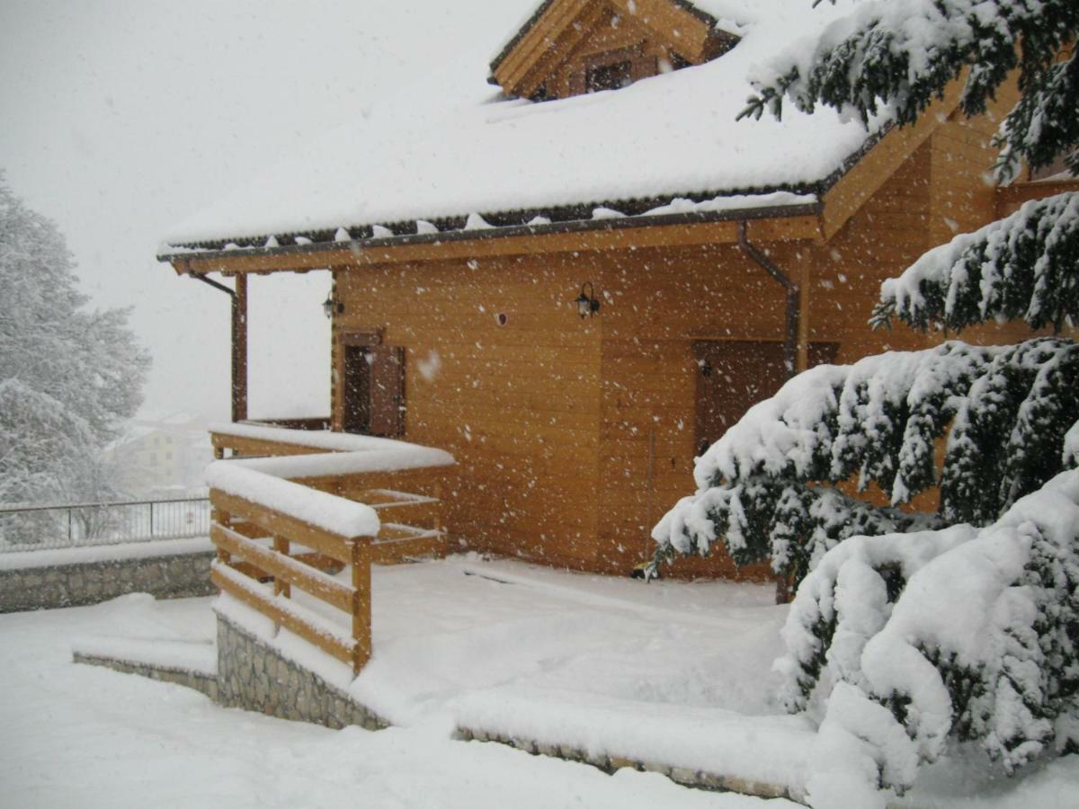 B&B Lo Chalet Di Ocre San Felice d'Ocre Eksteriør billede
