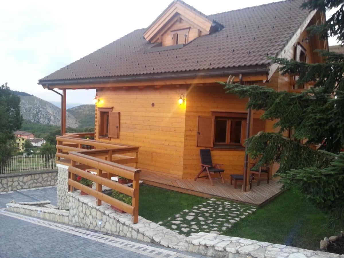 B&B Lo Chalet Di Ocre San Felice d'Ocre Eksteriør billede